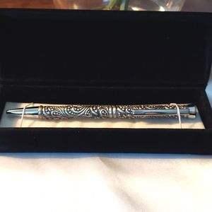Ballpoint Pen Twist Open with Velvet Gift‎ Box NWOT
